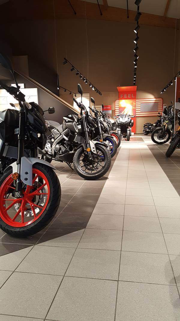 Motorrad-Isartal-Yamaha-Ausstellung (1).jpg