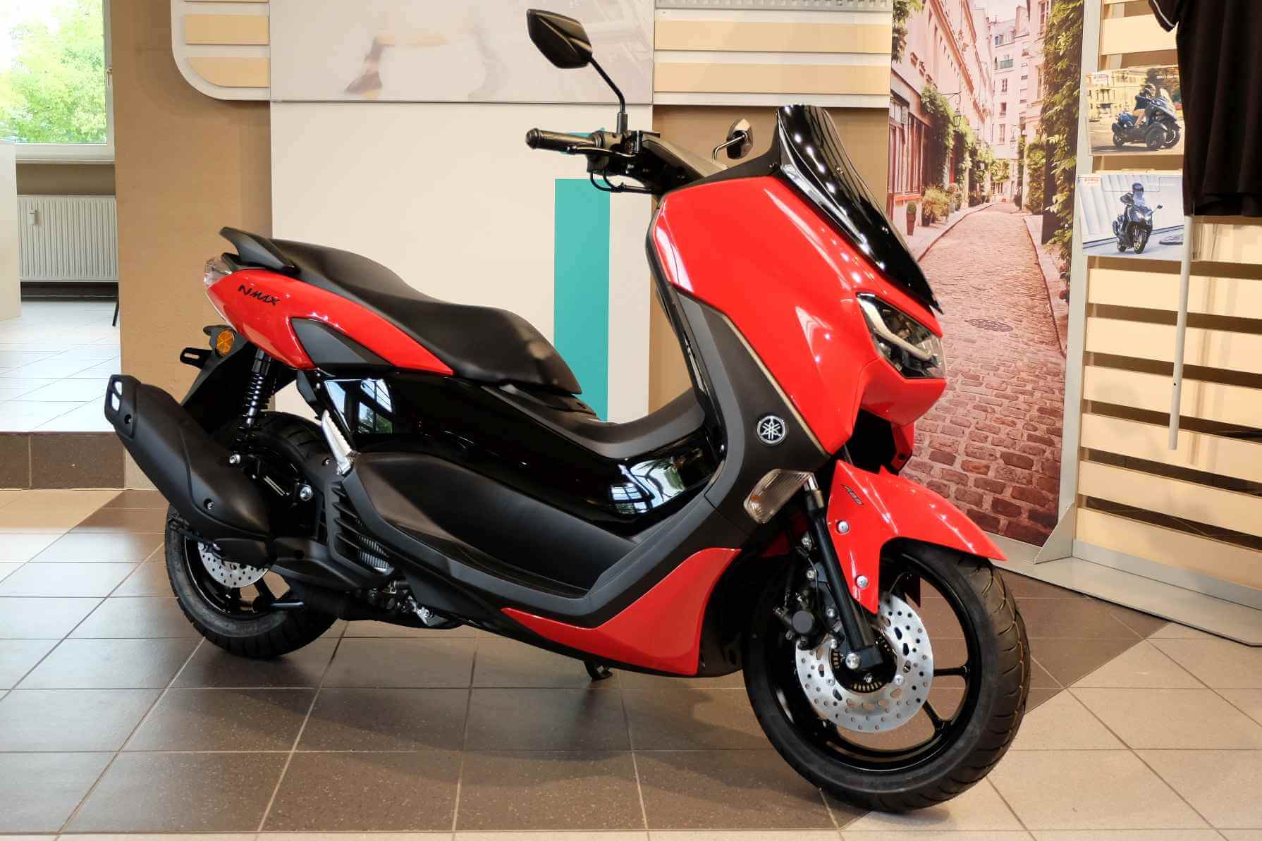 NMAX-125-rot.jpg