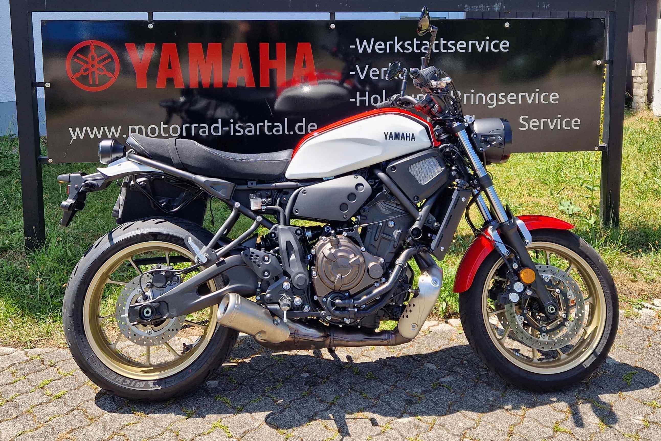 XSR700-EXFreya.jpg
